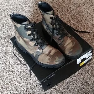 Kendall and kylie camo boots